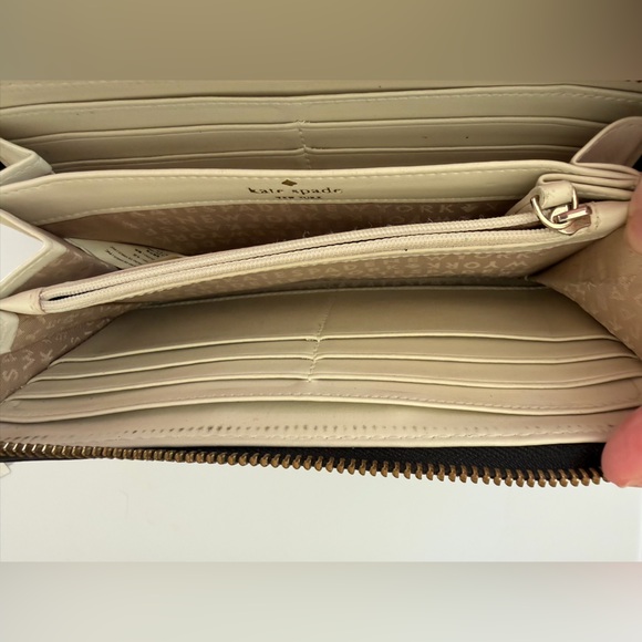 kate spade rose gold patent leather wallet with black patent trim - Picture 8 of 9